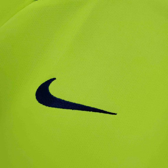 2005/2006 Retro Barcelona Away Football Shirt
